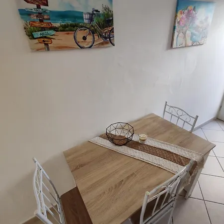 House Apartament *
